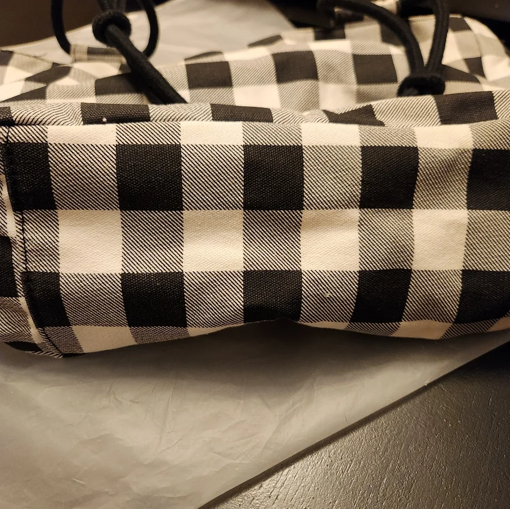 Purses - Picture 4 of 4